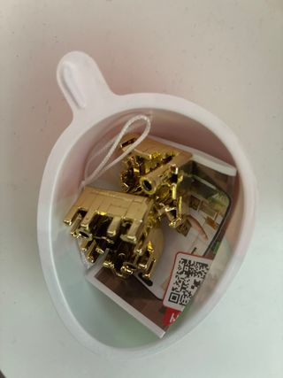 Huevo Kinder Joy Sorpresa Dorado