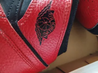 Nike Air Jordan 1 Mid GS 40. Negro Rojo