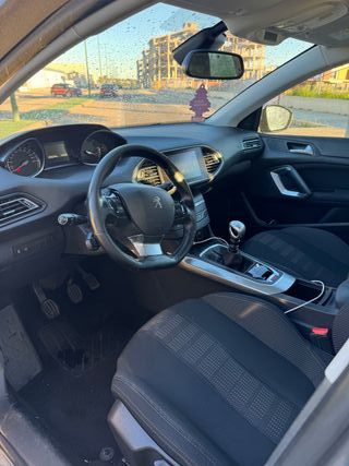 Peugeot 308 2016