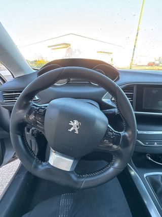Peugeot 308 2016