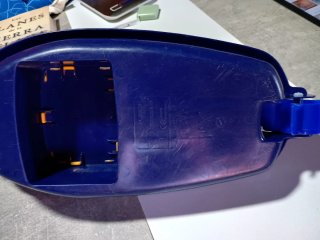 Barco de juguete azul