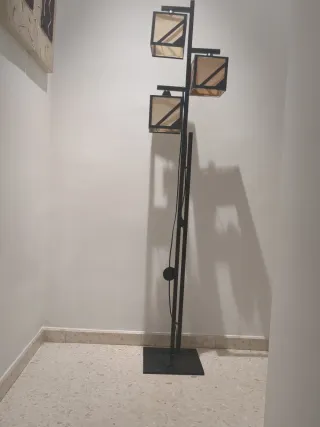 Lámpara de pie moderna