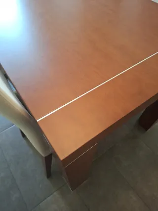 Mesa Comedor extensible y 4 Sillas