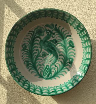 Plato de cerámica artesanal.