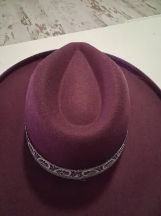 Sombrero de ala ancha morado boho chic