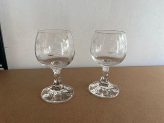 Juego de 8 copitas de cristal grabadas