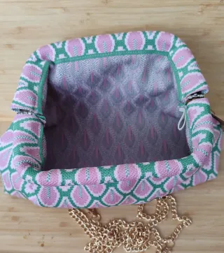 Bolso estampado rosa y verde