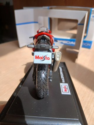 Maisto Honda CBR1000RR-R Fireblade SP 1/18