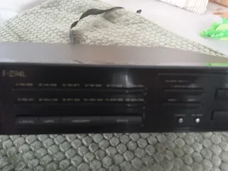 Sintonizador Pioneer F-Z94L Stereo FM/AM
