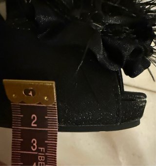 Zapatos negros destalonados con plataforma