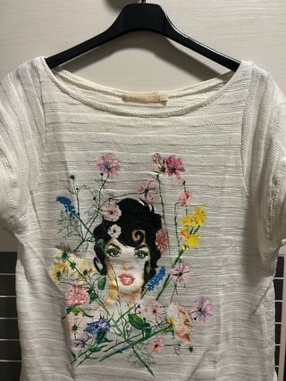 Camiseta Dolores Promesas Talla S Estampado Floral