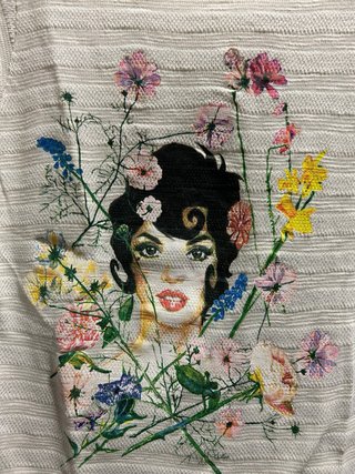 Camiseta Dolores Promesas Talla S Estampado Floral