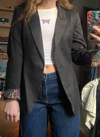 Blazer negra con forro de leopardo