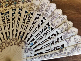 Abanico madera pintado a mano