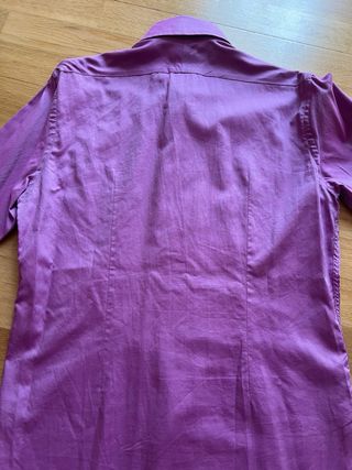 Camisa de hombre elegante morado perlado