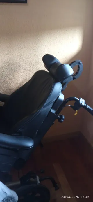 Silla de ruedas abatible negra