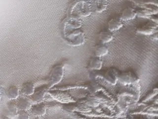 Set di tre giochi di lenzuola per letto 1,35 beige/bianco