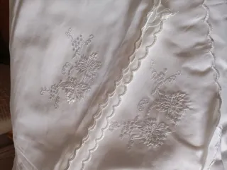 Set di tre giochi di lenzuola per letto 1,35 beige/bianco