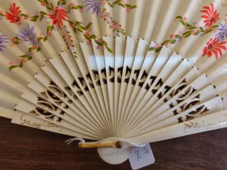 Abanico de encaje pintado a mano