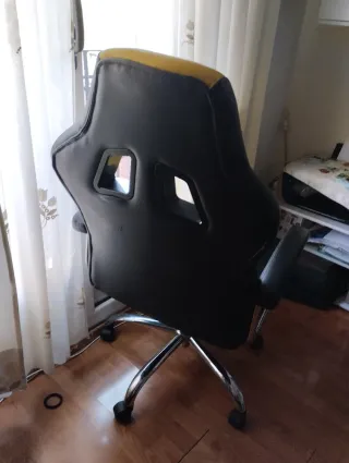 Silla Gamer Negra y Amarilla