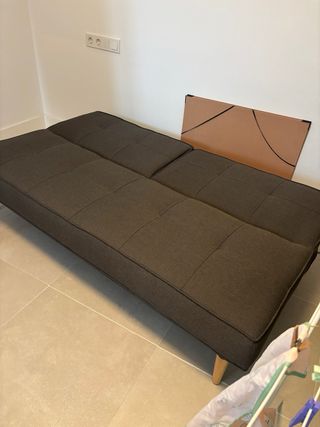Sofá Cama Gris Tela y Madera