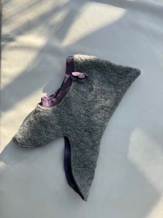 Gorro de fieltro de lana gris disfraz de duende