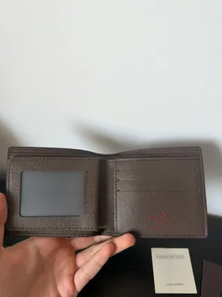 Cartera Nueva Marrón Con Etiquetas