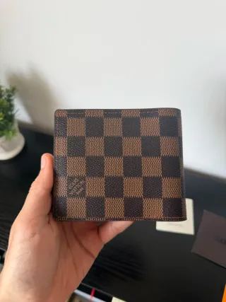 Cartera Nueva Marrón Con Etiquetas