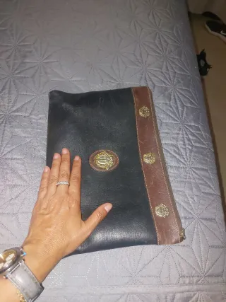 Clutch cuero vintage para llevar como clutch