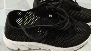 Deportivas negras transpirables talla 40