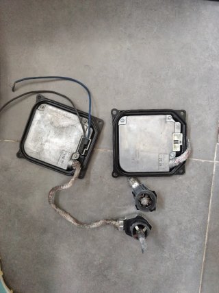 Kit 2 Balastros Xenon Toyota D4R D4S 35W y bombill