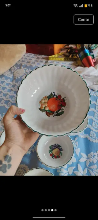 Set de postre de porcelana con frutas
