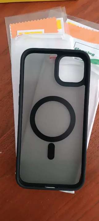 Funda móvil iPhone 14 plus con 2 protectores crist