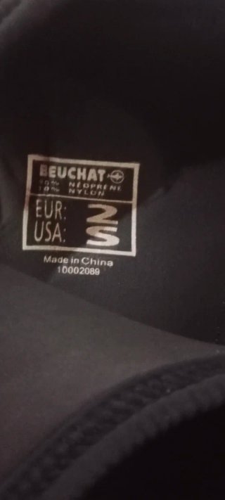 Traje de buceo negro