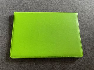 Funda para tablet 12.2” color verde lima