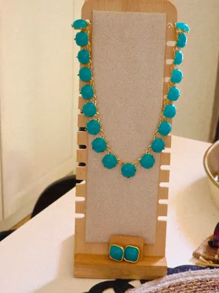 Conjunto collar y pendientes turquesa