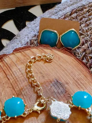 Conjunto collar y pendientes turquesa