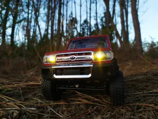 radiocontrol Toyota Land Cruiser MN82