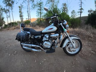 Moto Kenrod Custom 125cc Negra y Plata