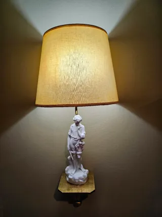 2 Lámparas de Pared con Figura