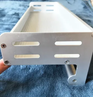 Estante de aluminio con ganchos WANGEL
