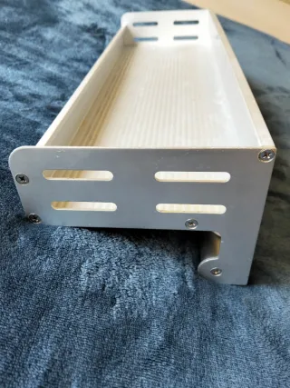 Estante de aluminio con ganchos WANGEL