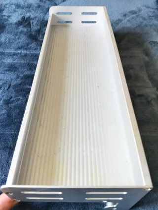 Estante de aluminio con ganchos WANGEL