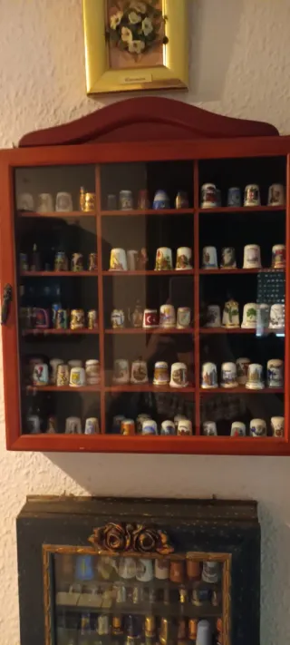 Collezione di ditali con vetrine, Da collezione