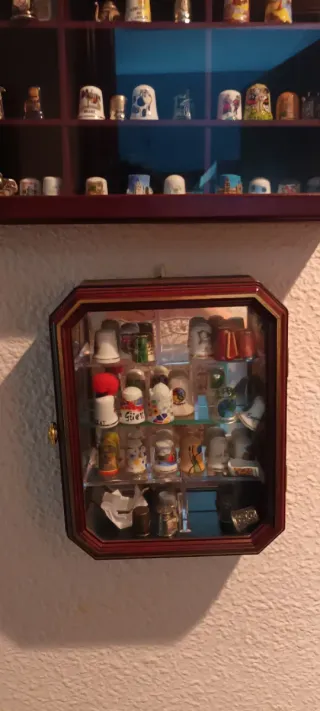 Collezione di ditali con vetrine, Da collezione