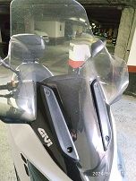 Cúpula Givi Maxi Scooter Negra/Blanca