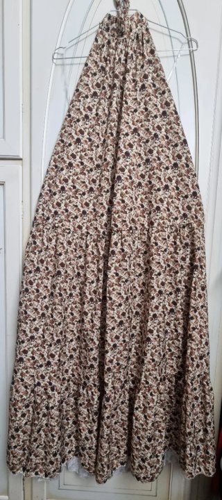 Abito floreale senza schienale