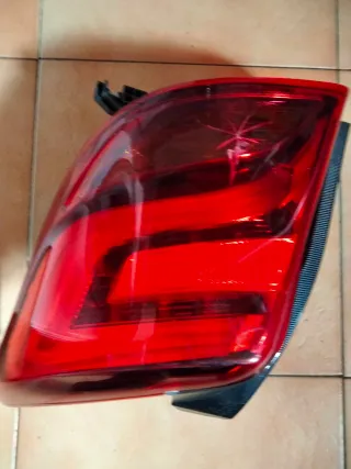Faro trasero derecho Toyota Yaris