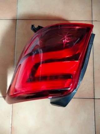 Faro trasero derecho Toyota Yaris