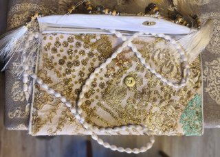 Bolso Cartera Sobre Dorado y Blanco